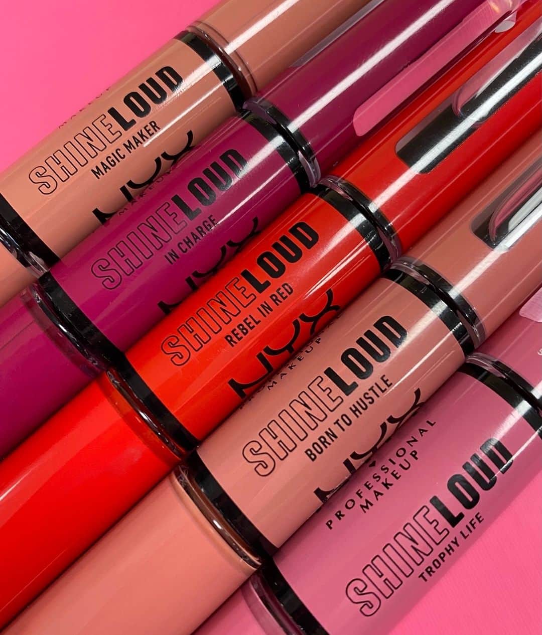 NYX Cosmeticsさんのインスタグラム写真 - (NYX CosmeticsInstagram)「If you're reading this it's a sign to rock your boldest lippie ✨ Sorry, we don't make the rules 🤷‍♀️ Shop the full SHINE LOUD HIGH SHINE LIP COLOR collection exclusively at nyxcosmetics.com & @ultabeauty 💋• #nyxcosmetics21drop #nyxcosmetics #nyxprofessionalmakeup #crueltyfreebeauty」12月19日 9時29分 - nyxcosmetics