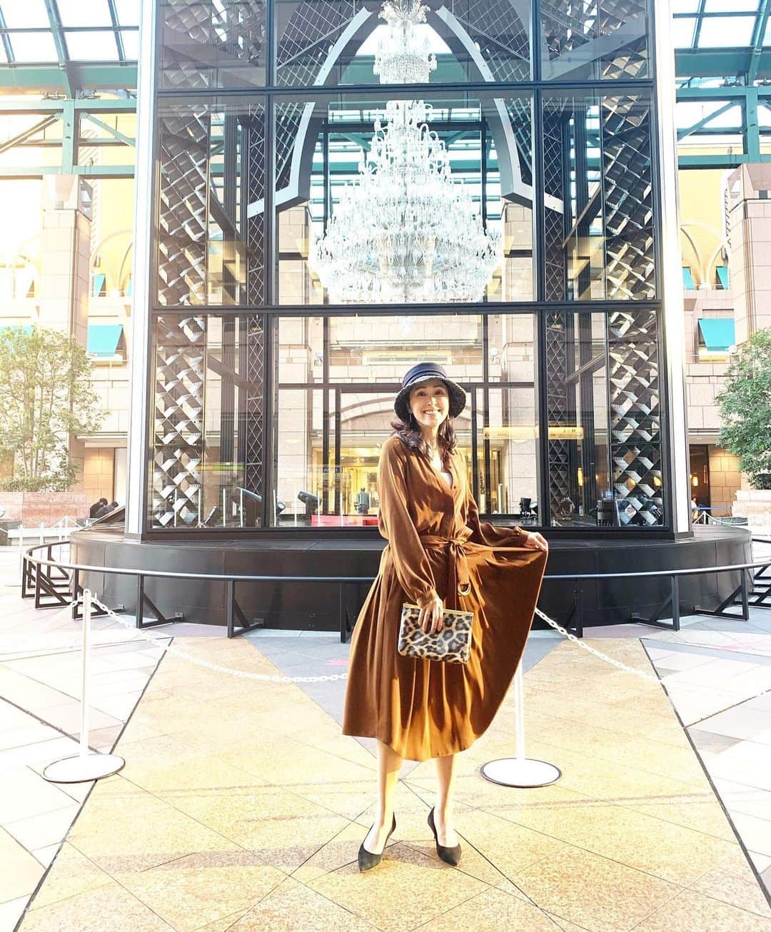 藤田陽子さんのインスタグラム写真 - (藤田陽子Instagram)「大人(かなり大人だけど…)になってもスカートをヒラッとさせたくなりません？   I think all woman has a little spot at their heart as being a little girl.   @definebeautyjapan  @definebeauty @ディファインビューティ  #ワンピースコーデ  #コスメ好きさんと繋がりたい  #ファッション好き  #恵比寿ガーデンプレイス  #お気に入り #アラフィフコーデ #アラフィフ女子 #大人可愛い #今日のコーデ #大人スタイル #スナップミー #ebisugardenplace  #ebisu #instapicture  #beauty  #beautiful  #fashionblog #fashionblogger #dailylook #tokyolife」12月19日 9時30分 - yoko.fujita.official