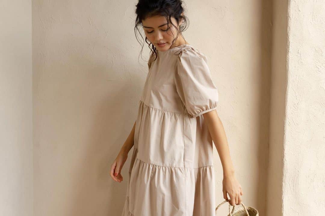 島野ミキさんのインスタグラム写真 - (島野ミキInstagram)「・ ・ @bright_house66 shooting  model…  @annakirei & @hitomirose_ dress… @anon_babyyy / @priveve_priveve   2人とも可愛いすぎてキュンキュンでした🥺💓 ・ ・ #priveve#fashion#ootd#coordinate#アパレル #ファッションコーデ #トレンドコーデ #大人コーデ #大人カジュアル#今日のコーデ#ファッション#オシャレ#コーデ#シンプルコーデ #アパレル #ワンマイルウェア #youthfulsurf #ユースフルサーフ#ワンピース#花柄ワンピース #dress#ootd4nylonjp#ootdfashion」12月19日 15時09分 - miki_shimano