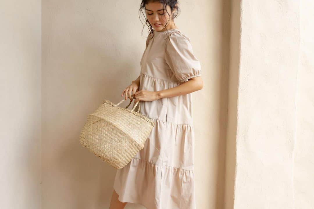 島野ミキさんのインスタグラム写真 - (島野ミキInstagram)「・ ・ @bright_house66 shooting  model…  @annakirei & @hitomirose_ dress… @anon_babyyy / @priveve_priveve   2人とも可愛いすぎてキュンキュンでした🥺💓 ・ ・ #priveve#fashion#ootd#coordinate#アパレル #ファッションコーデ #トレンドコーデ #大人コーデ #大人カジュアル#今日のコーデ#ファッション#オシャレ#コーデ#シンプルコーデ #アパレル #ワンマイルウェア #youthfulsurf #ユースフルサーフ#ワンピース#花柄ワンピース #dress#ootd4nylonjp#ootdfashion」12月19日 15時09分 - miki_shimano