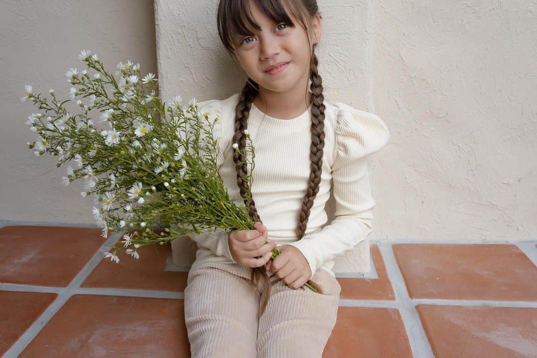 島野ミキさんのインスタグラム写真 - (島野ミキInstagram)「・ ・ @bright_house66 shooting  model…  @annakirei & @hitomirose_ dress… @anon_babyyy / @priveve_priveve   2人とも可愛いすぎてキュンキュンでした🥺💓 ・ ・ #priveve#fashion#ootd#coordinate#アパレル #ファッションコーデ #トレンドコーデ #大人コーデ #大人カジュアル#今日のコーデ#ファッション#オシャレ#コーデ#シンプルコーデ #アパレル #ワンマイルウェア #youthfulsurf #ユースフルサーフ#ワンピース#花柄ワンピース #dress#ootd4nylonjp#ootdfashion」12月19日 15時09分 - miki_shimano