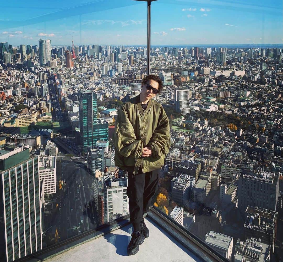 SHUHOさんのインスタグラム写真 - (SHUHOInstagram)「SHIBUYA T.O.K.Y.O🗼🗼🗼﻿ ﻿ ﻿ ﻿ ﻿ #高所恐怖症﻿ #shibuyascramblesquare ﻿ #vetements #tokyo﻿ #nike #view ﻿ ﻿」12月19日 15時03分 - shuho_chiba