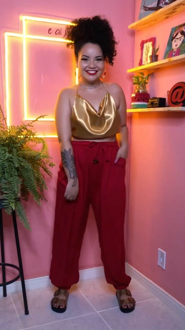 ザクシーのインスタグラム：「A @euthaynafreire preparou uma customização super especial. Bora criar uma roupa nova pra usar no Natal? Confere o vídeo e depois nos conta o que você achou! #FimDeAnoZaxy」
