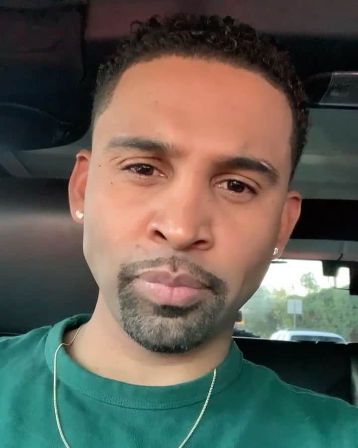 ネルソン・ベアトのインスタグラム：「Just checking in!」