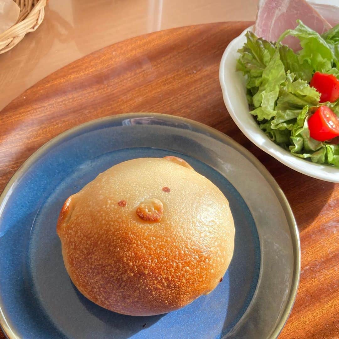 milleprintemps Japanのインスタグラム：「おはようのブランチは福ベーグルさんの豚まん🥯 可愛くて食べられない #ベーグル　#福ベーグル  #パン好きな人と繋がりたい #パンのある暮らし」