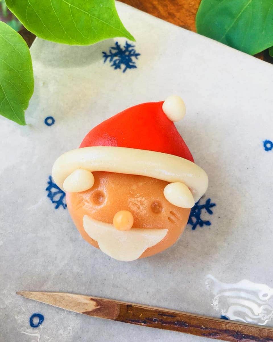 のインスタグラム：「"Santa Claus" Ready at TOIRO until Christmas. Complete your Christmas wagashi set with TOIRO'   For more information, please contact us! Have fun, guys..」