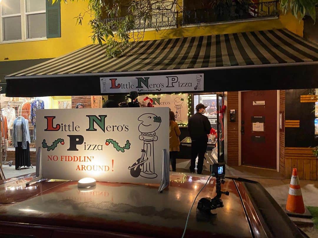 アダム・シャピロのインスタグラム：「Check out my guys @lbkpizzala and @cvtsoftserve and their amazing Little Nero’s home alone pizza and ice cream pop up this weekend on Tujunga in Studio City. Love this 🍕&🍦」