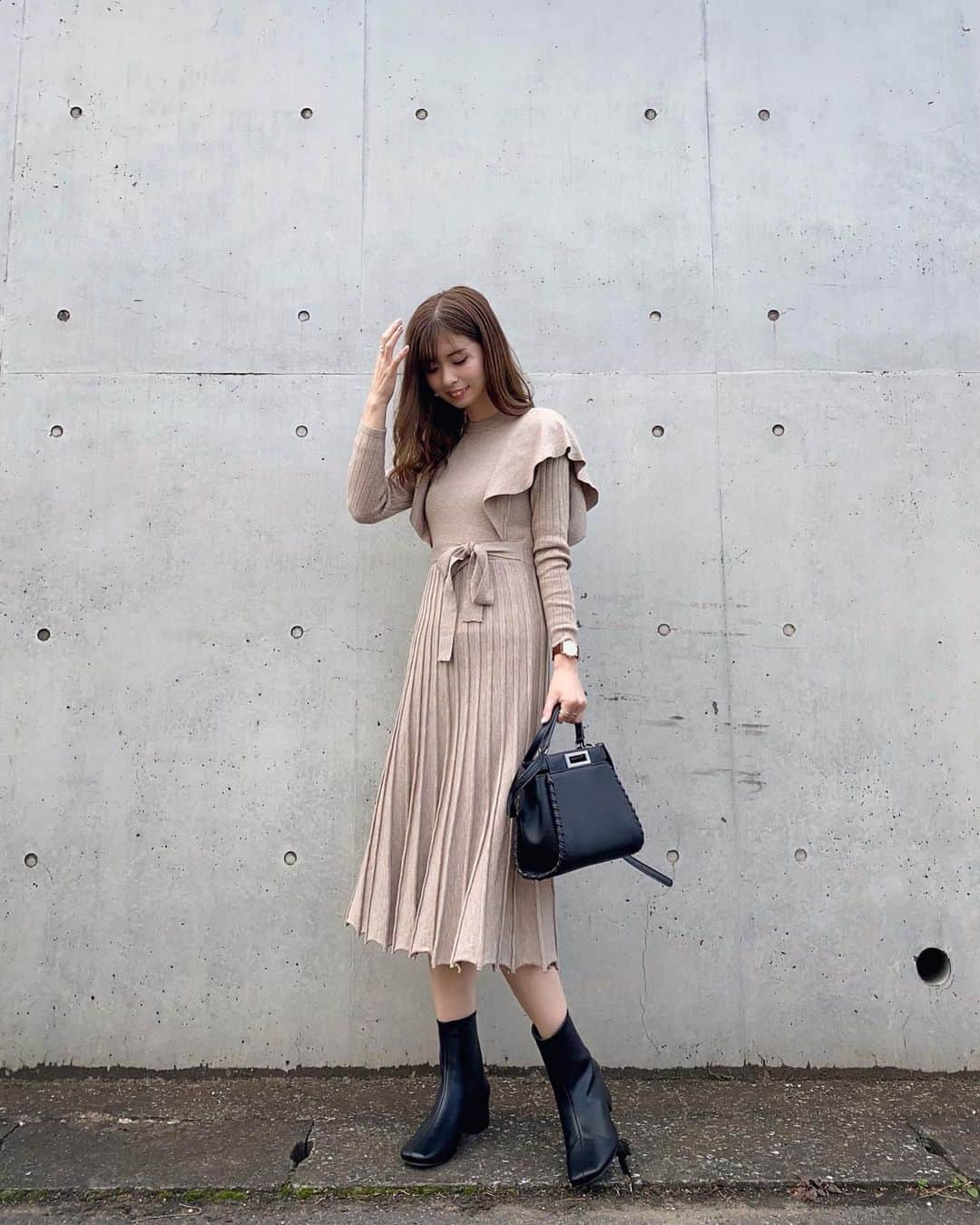 haruru0724さんのインスタグラム写真 - (haruru0724Instagram)「#code . . ワンピースは @roomys_official ❤︎ 肩のフリルが可愛いニットワンピ💕 色も好きな色☺️✨ . . . #roomys #roomys_style #ママコーデ #ママファッション #プチプラコーデ #シンプルコーデ #大人カジュアル #カジュアルコーデ #きれいめカジュアル #大人可愛い #30代ファッション #30代コーデ #着回しコーデ #今日のコーデ #高身長コーデ #166cm #コーデ #淡色女子 #淡色コーデ #コーデ #ファッション #大人army #mamagirl #locari #ponte_fashion #mineby3mootd #ootd_kob #오오티디 #데일리룩」12月19日 11時12分 - haruru0724