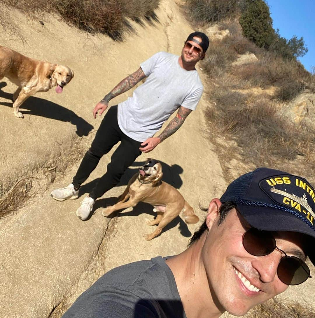 ダニエル・ヘニーさんのインスタグラム写真 - (ダニエル・ヘニーInstagram)「Golden hikes 🌞🌞」12月19日 11時07分 - danielhenney