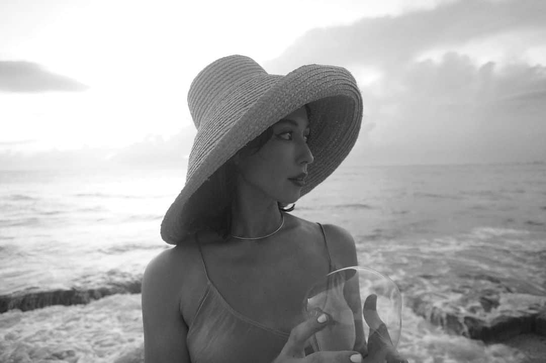 BENIのインスタグラム：「i miss you」