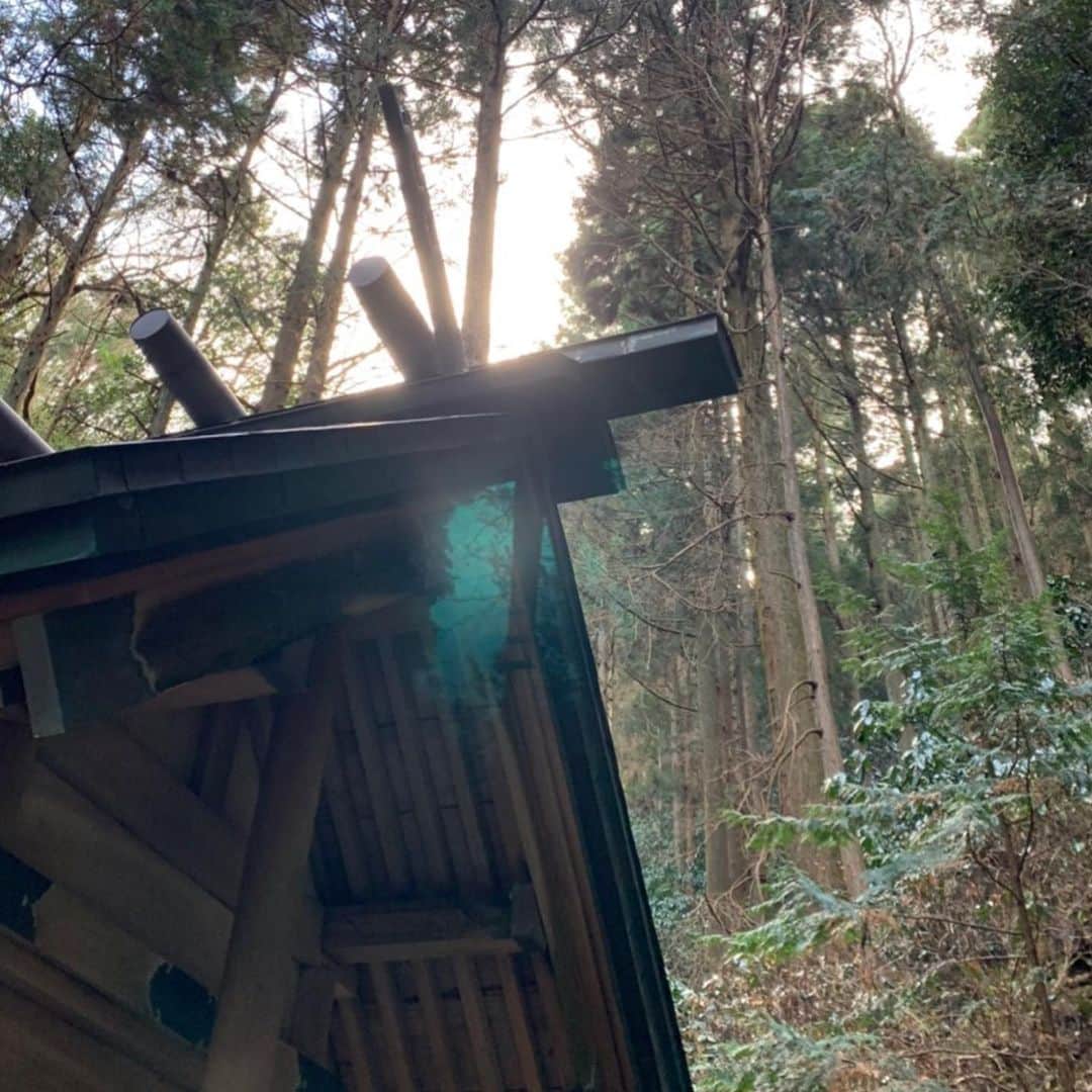 山崎拓巳さんのインスタグラム写真 - (山崎拓巳Instagram)「日立の 御岩神社へ  宇宙空間から観ると 光の柱が立ってるんだってよ。  #やる気 #やる気スイッチ #やる気のスイッチ #やる気でない #神社好きな人と繋がりたい  #神社仏閣巡り」12月19日 11時16分 - dana37