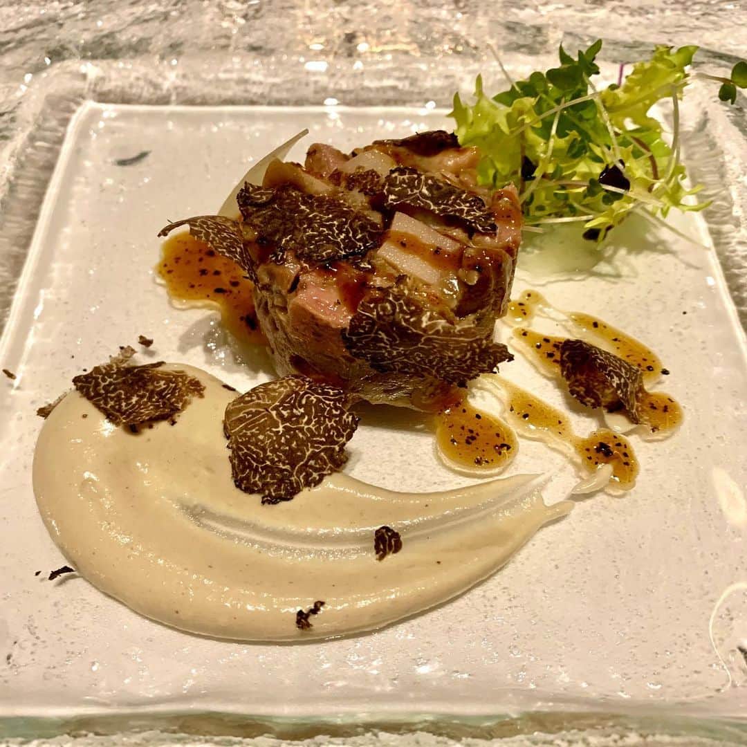 横山みれいさんのインスタグラム写真 - (横山みれいInstagram)「昨日はイタリアンのコースをいただきました🍽 お誕生日もお祝いしていただきました💓  さくらさんに、高級食パン1斤もらったよ🍞🥰🍞」12月19日 11時25分 - mireichan66