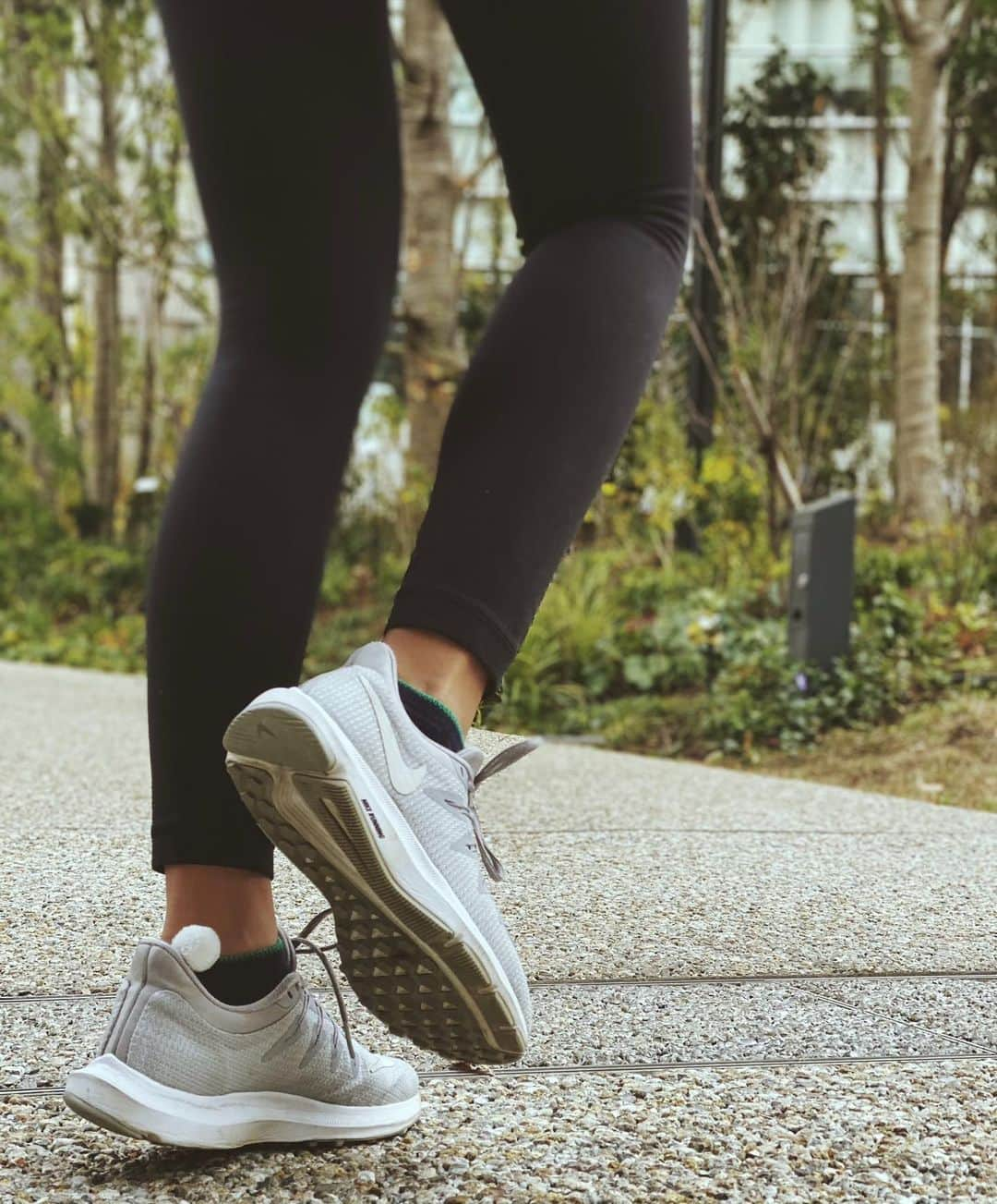 Risako Yamamotoさんのインスタグラム写真 - (Risako YamamotoInstagram)「軽く歩いて、ストレッチしたら軽くなった朝❄️🌈👟  #morningworkout #nike #lululemon #weekend #healthylifestyle」12月19日 11時26分 - risako_yamamoto