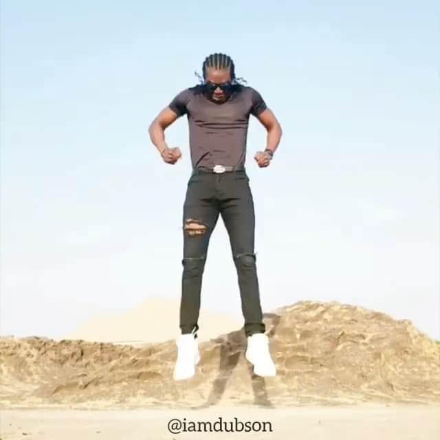 ワイクリフ・ジョンのインスタグラム：「Friday night jam  @iamdubson u killed this  @droxyani Record no 🧢 @yanimartelly  @droxyani @oliviermartelly  that music  is in your blood !!!!!!!!!! #lafamilia  @headsmusic  @princewonda  2021  #trillionaregang」