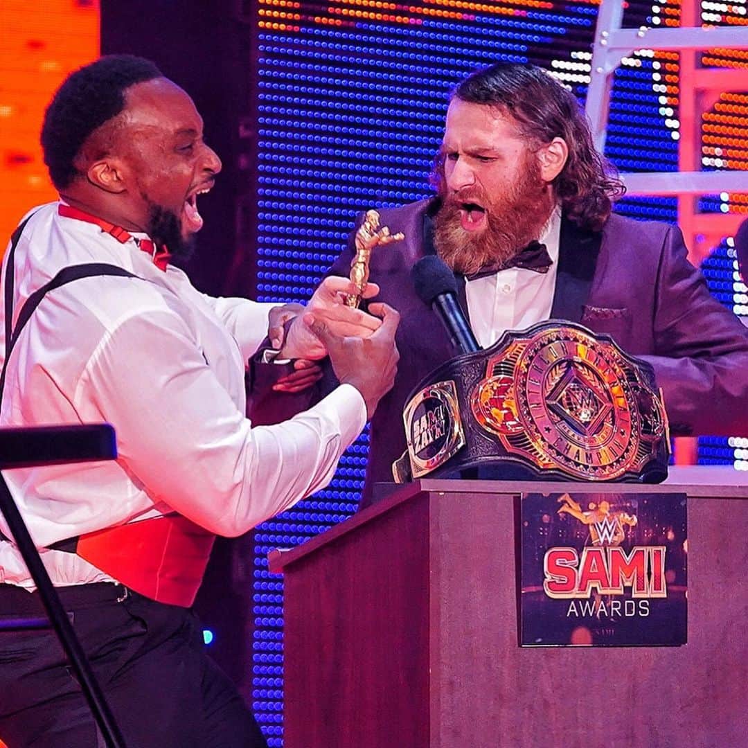 WWEさんのインスタグラム写真 - (WWEInstagram)「Even though @SamiZayn won multiple #SamiAwards, @wwebige was the real winner!  #SmackDown」12月19日 11時36分 - wwe