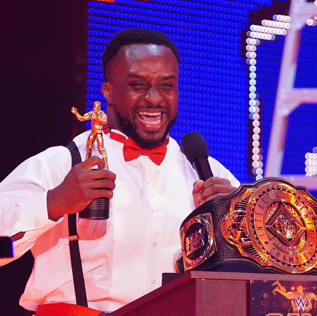 WWEさんのインスタグラム写真 - (WWEInstagram)「Even though @SamiZayn won multiple #SamiAwards, @wwebige was the real winner!  #SmackDown」12月19日 11時36分 - wwe