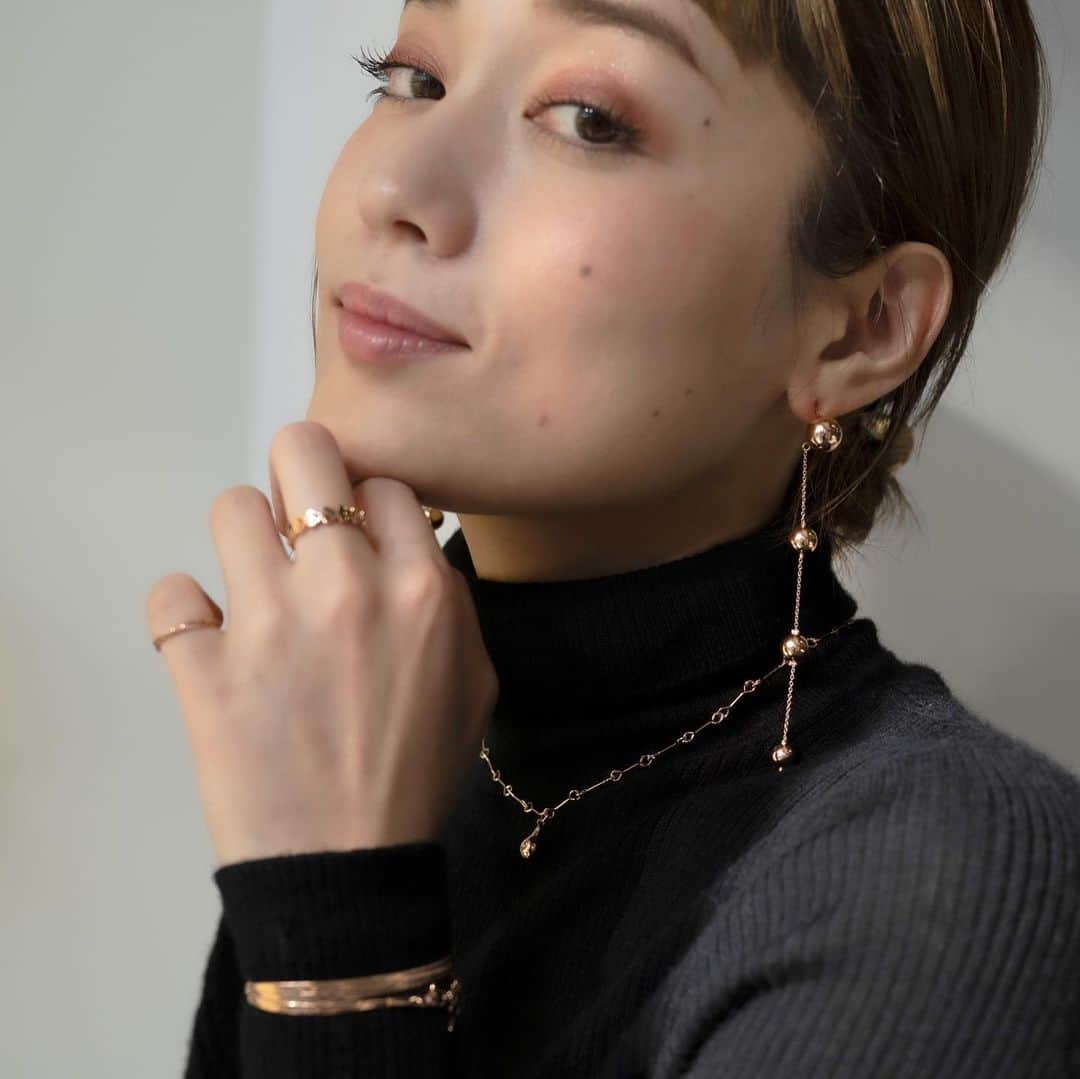 タピエスタイルさんのインスタグラム写真 - (タピエスタイルInstagram)「専用スタッフがお買い物のお手伝いをいたします。 1年間保障付き 是非この機会にサージカルステンレスのアレルギーフリーを体験ください。 タピエスタイルとは同じ四階の 違うスペースで開催中ですので よろしくお願い申し上げます。  tapie style presents 『Rakii Christmas Gift show』 会期：2020年12月9日（水）～12月27日（日） 時間：10:30〜20:30 場所：大阪 LUCUA1100 4F イセタンクローゼット セレクト内 アクセス　https://www.lucua.jp/access/ JR「大阪駅」中央口から徒歩約1分/大阪メトロ御堂筋線「梅田駅」北改札口から徒歩約2分  #ルクアイーレ  #タピエスタイル #rakii」12月19日 11時41分 - tapiestyle