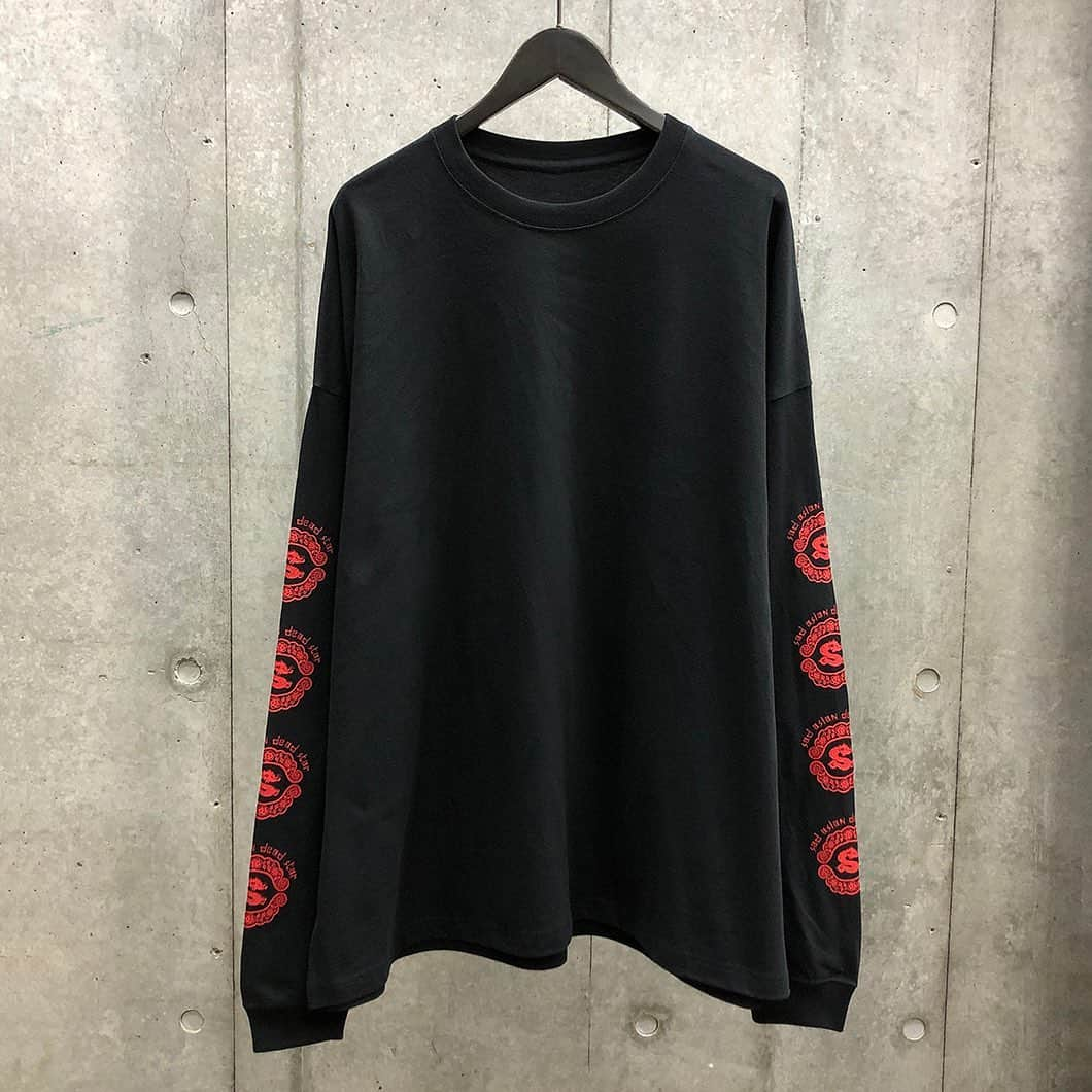 ムーンエイジデビルメントさんのインスタグラム写真 - (ムーンエイジデビルメントInstagram)「MOON AGE DEVILMENT × sads﻿ COLLABORATION﻿ ﻿ mcs-0625﻿ GRAPHIC OVER L/S T-shirt type E﻿ BK×WH/BK×RD﻿ 44/46﻿ ￥8,000＋TAX﻿ ﻿ オーダー期間﻿ 12/12(Sat.)～12/20(Sun.)﻿ ﻿ 納期予定﻿ 1月下旬〜2月下旬﻿ ﻿ サイズ詳細﻿ 　　 44  46﻿ 肩幅 68  71﻿ 身幅 68  71﻿ 着丈 76  78﻿ 袖丈 59  61﻿ (cm)﻿  sads officialアカウントへはコチラから @moonage_devilment ﻿ #glamaddiction﻿ #moonagedevilment﻿ #sads﻿ #kiyoharu」12月19日 11時44分 - moonage_devilment