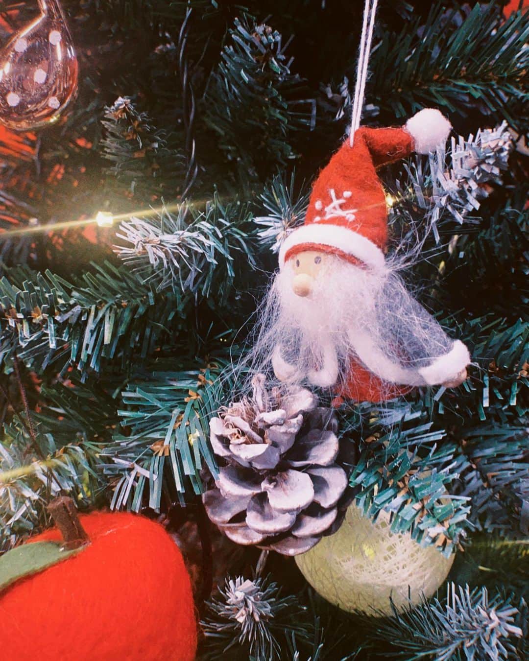 足立佳奈さんのインスタグラム写真 - (足立佳奈Instagram)「「Christmas Night」 楽しい夜だったなぁ。☺︎  観てくれたあだっちーずのみんな！ありがとう！！どうだったかなぁーー？？ また感想聞かせてねっ。  LIVEでは、宗本康兵さんにお世話になりましたっ🎹  #あだっちーず #ChristmasNight」12月19日 11時44分 - kana1014lm