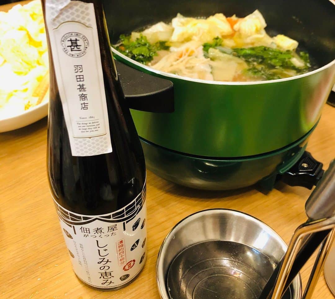 山口森広のインスタグラム：「昨日は、鍋をしたのですが 羽田さんから頂いた「しじみの恵」を数的垂らして食べました。 これがまためっちゃうまい！ しじみエキスが染み渡りました☺️ 良かったら皆様、是非！ あと、海苔もめちゃめちゃうまいです！ 勝手に宣伝笑 #羽田甚商店 https://hadajinshop.co.jp/」