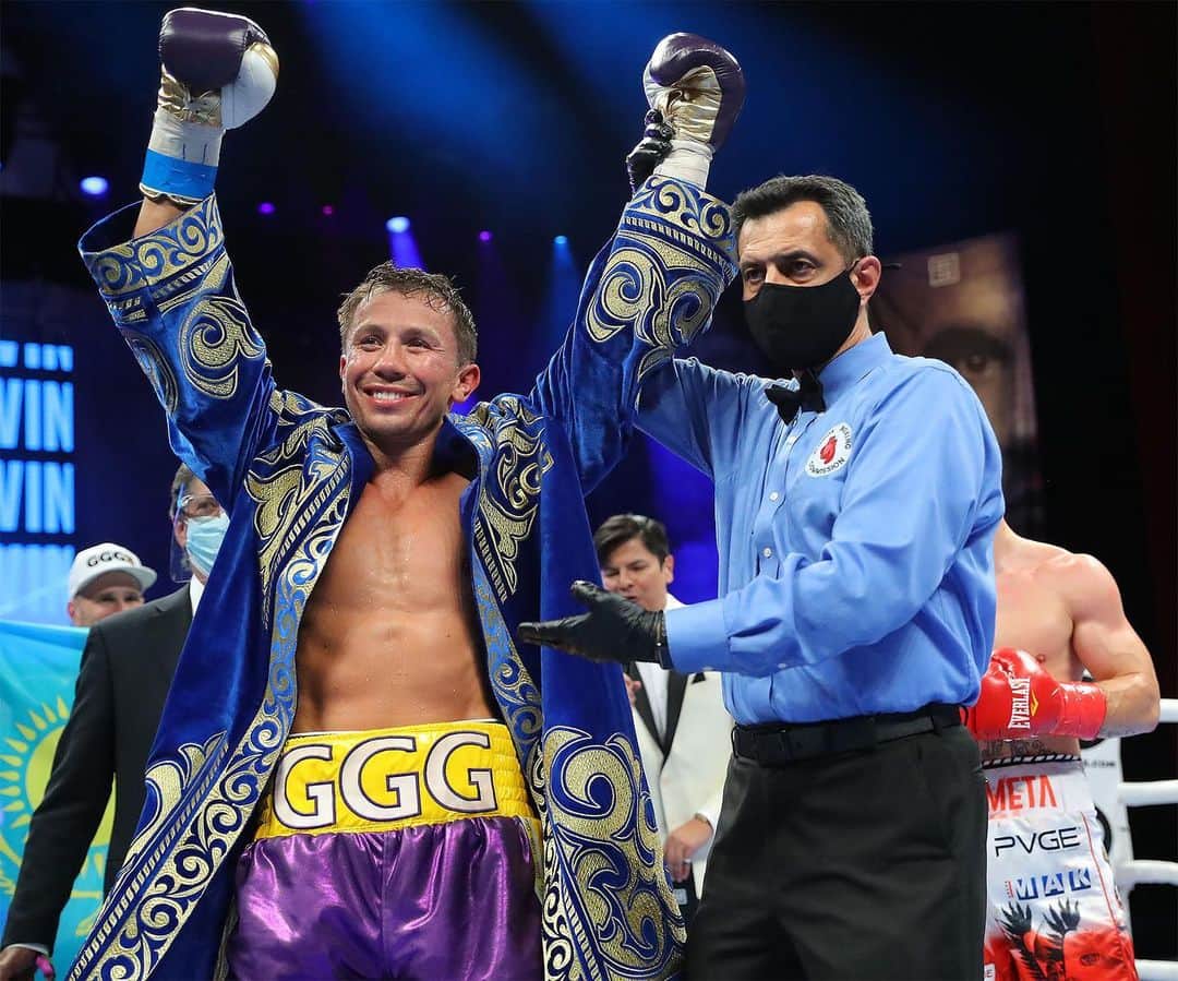 ゲンナジー・ゴロフキンのインスタグラム：「Historic defense 💪🏻 #teamGGG  @daznboxing  @matchroomboxing」