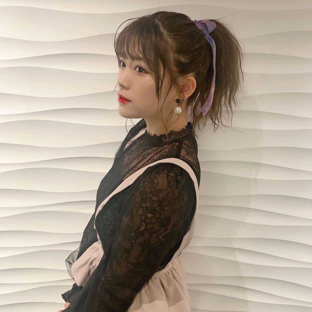 山内鈴蘭さんのインスタグラム写真 - (山内鈴蘭Instagram)「ふわふわのポニーテール🐴💓 本当に可愛くアレンジしてくださって、ふわふわなのに崩れなくて、このままお出かけしたいくらいだった🥰 ． @kanagongongon さんありがとうございましたっ🥺💓 ． 渋谷道玄坂にある @beauty_salon_nagomi だよん！ ． やっぱり可愛いヘアだと テンションあがるよねっ💓💓💓💓 ． ． ありがとうございました🥳 ． ． #ヘアアレンジ #ポニーテール #渋谷道玄坂 #ヘアサロン #美容室 #nagomi #ヘアスタイル #イベント #ポニーテールアレンジ  #衣装 #ライブ衣装 #ootd #ポニーテール女子 #渋谷美容室 #eatme」12月19日 12時15分 - xxsuzuranxx
