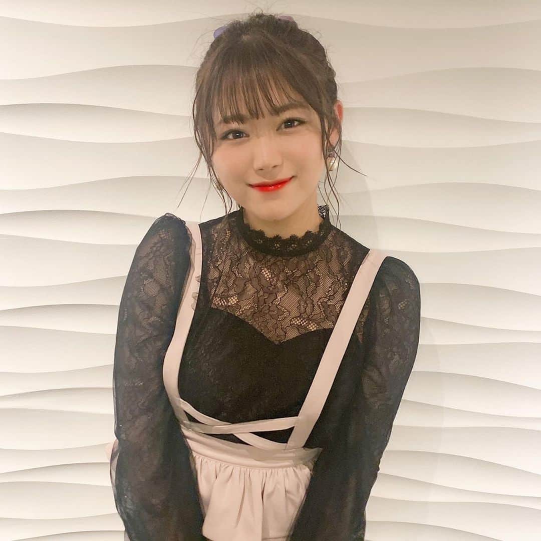 山内鈴蘭さんのインスタグラム写真 - (山内鈴蘭Instagram)「ふわふわのポニーテール🐴💓 本当に可愛くアレンジしてくださって、ふわふわなのに崩れなくて、このままお出かけしたいくらいだった🥰 ． @kanagongongon さんありがとうございましたっ🥺💓 ． 渋谷道玄坂にある @beauty_salon_nagomi だよん！ ． やっぱり可愛いヘアだと テンションあがるよねっ💓💓💓💓 ． ． ありがとうございました🥳 ． ． #ヘアアレンジ #ポニーテール #渋谷道玄坂 #ヘアサロン #美容室 #nagomi #ヘアスタイル #イベント #ポニーテールアレンジ  #衣装 #ライブ衣装 #ootd #ポニーテール女子 #渋谷美容室 #eatme」12月19日 12時15分 - xxsuzuranxx