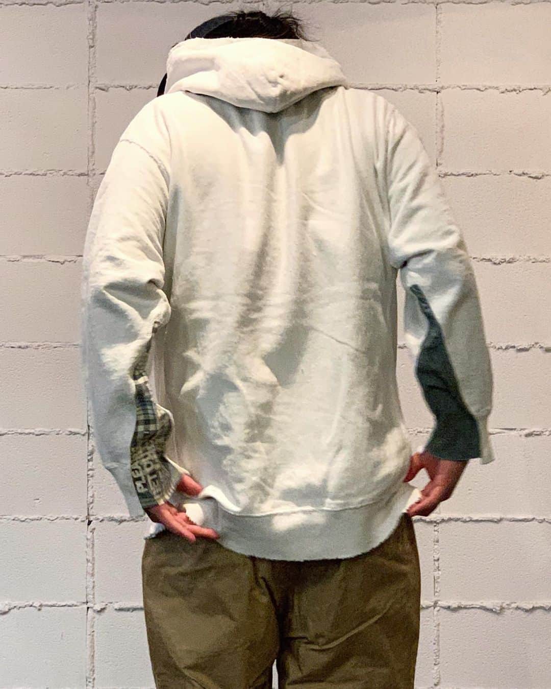 アナクロノームさんのインスタグラム写真 - (アナクロノームInstagram)「. . . . AN088-PK-STCL#3 CRASHED PARKA STENCIL WHITE . . . @tsutomu_moriya × @anachronorm_context_gallery . . . @anachronorm262 . . . #anachronorm #contextgallery #nakameguro #balanceokayama #okayama #stencil #parker #damage」12月19日 12時30分 - anachronorm262
