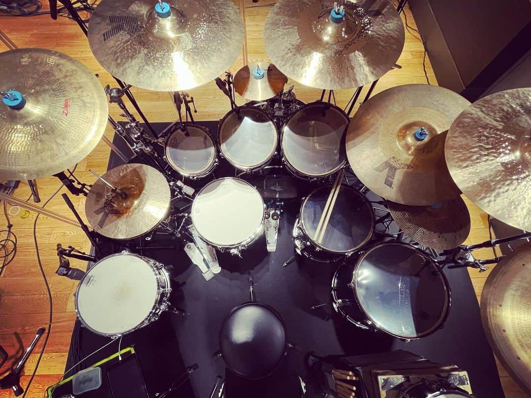 坂東慧のインスタグラム：「ツアーリハリハリハリハ #yamahadrums #zildjiancymbals #zildjiansticks #aspr #westone #cympad #rehearsal」