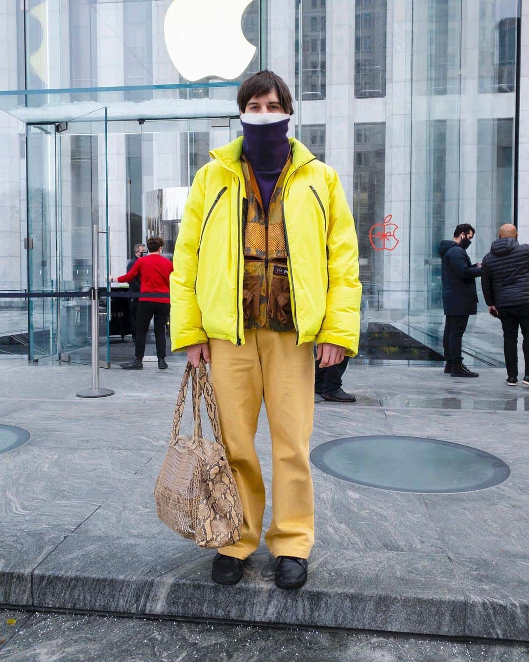 筒井心一さんのインスタグラム写真 - (筒井心一Instagram)「@daytimenovella on 767 #5thAvenue at 1:00 pm, December 18 2020, #NewYork ﻿ #OutfitOfTheDay = #TheWayYouWEREThatDay  #TWYWTD #ShinichiTsutsui」12月19日 12時47分 - thewayyouwerethatday