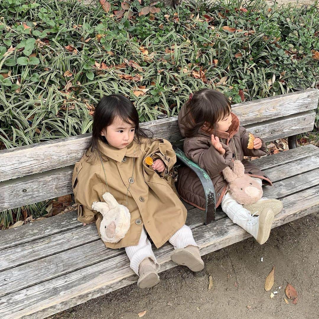 青野未来 / MikuAonoさんのインスタグラム写真 - (青野未来 / MikuAonoInstagram)「. . @nanaaba_popup に @hokichihiro ちゃんと🤍🤍 . . さっそく2人ともアウター着せて🙈!! お揃いのワンピースも買って、 このうさちゃんは500円という激安さ、、 もっとゆっくりみたかった〜😭 もっかい寄ろうかなぁ、、 ほんと可愛いのだらけで そしてかなりお安くなってました🤍 お近くの方は是非に..🤭🤍 . . @kiiroiki_kiiroiki #nanaaba#nanaaba_kids #nanaabapopup」12月19日 12時54分 - miiikunkun