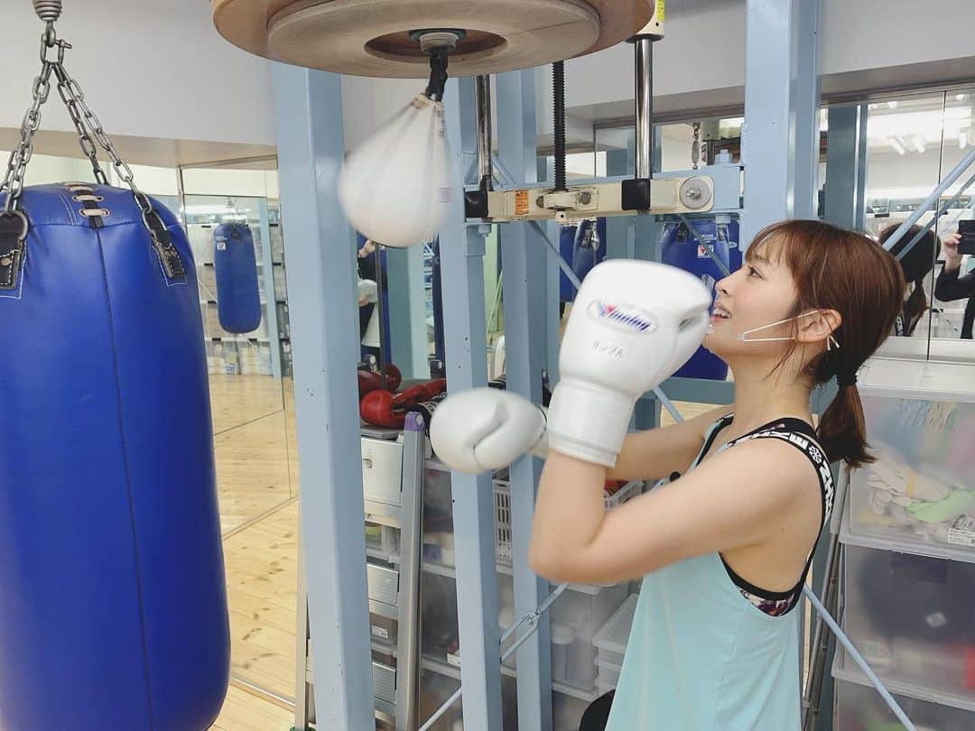 神部美咲さんのインスタグラム写真 - (神部美咲Instagram)「とあるお仕事で朝からボクシング🥊  パンチングボール信じられないくらいできませんでした🤣😂  ボクサーってほんと凄いですね！  またお知らせします〜〜  #ボクシング　#boxing」12月19日 12時54分 - jimbu_misaki
