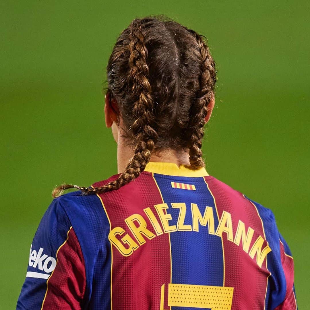 サッカーキングさんのインスタグラム写真 - (サッカーキングInstagram)「. New Style  📷Photo by Getty Images  #hairstyle #newhair #ヘアスタイル #イメチェン #編み込みアレンジ  #グリーズマン #griezmann  #バルセロナ #barcelona #fcb #fcbarcelona  #ラリーガ #laliga  #サッカー #Football #futbol #サッカーキング #⚽」12月19日 12時55分 - soccerkingjp