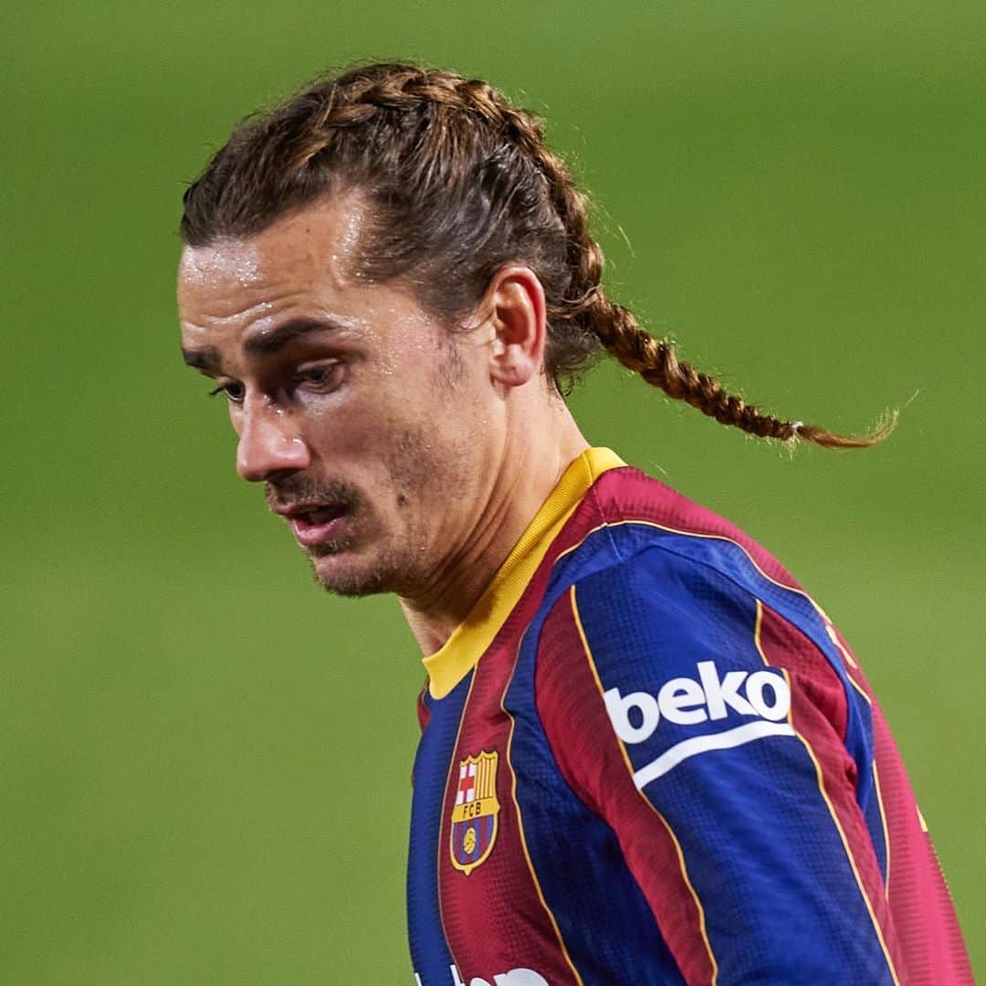 サッカーキングさんのインスタグラム写真 - (サッカーキングInstagram)「. New Style  📷Photo by Getty Images  #hairstyle #newhair #ヘアスタイル #イメチェン #編み込みアレンジ  #グリーズマン #griezmann  #バルセロナ #barcelona #fcb #fcbarcelona  #ラリーガ #laliga  #サッカー #Football #futbol #サッカーキング #⚽」12月19日 12時55分 - soccerkingjp