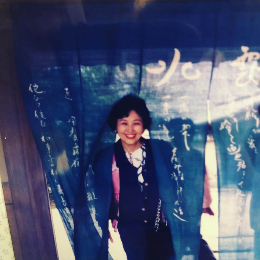 片貝直也さんのインスタグラム写真 - (片貝直也Instagram)「ばあちゃんの法事だったので 昔の写真を見ておりました。  あなた方が居たので 僕がいるのだなぁと しみじみ思いつつ。  今年は喪中なので 新年の挨拶は控えながら 頂いた命を大事に使いたいとおもいます！  ありがとうねー。」12月19日 13時03分 - naoyakatagai