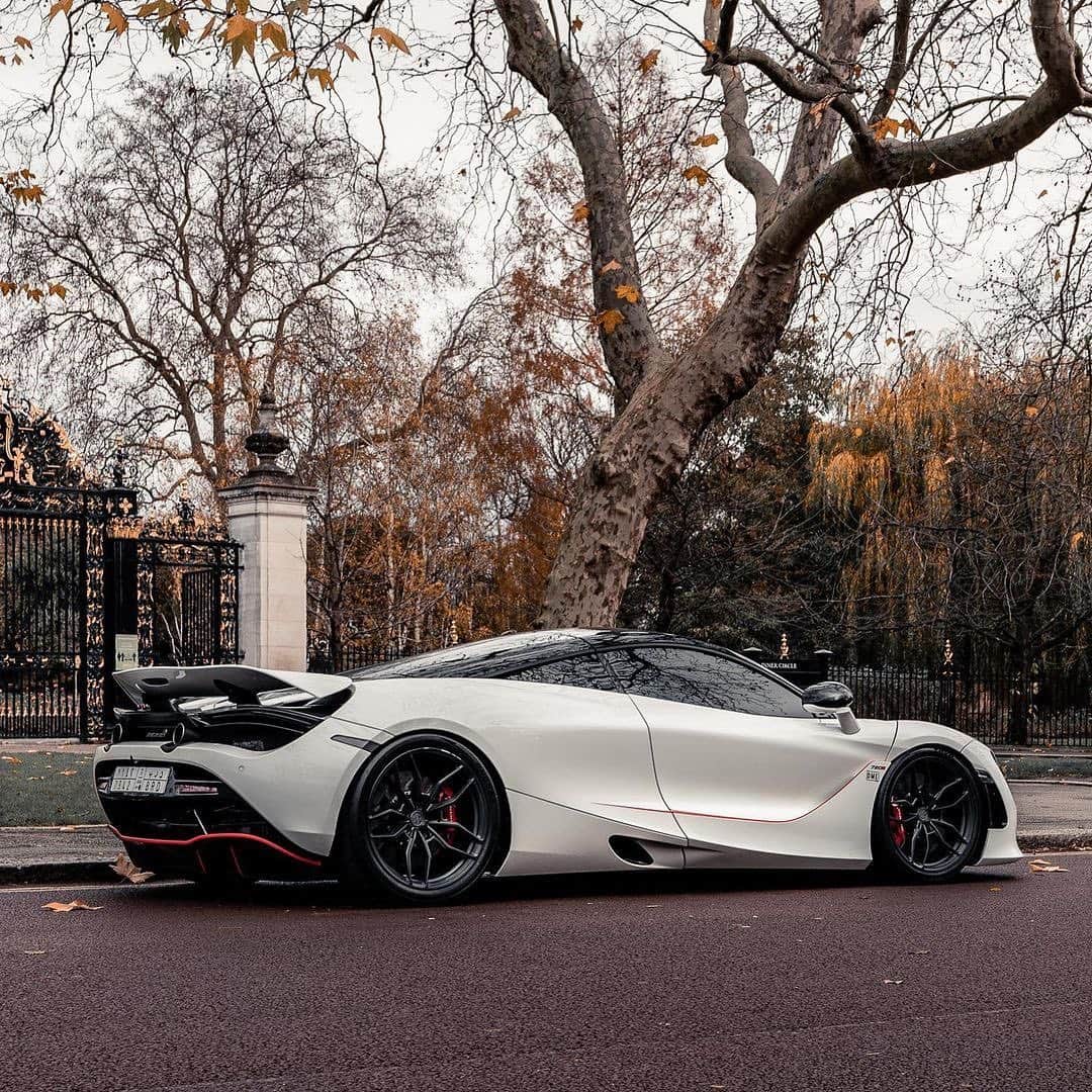 CARLiFESTYLEさんのインスタグラム写真 - (CARLiFESTYLEInstagram)「McLaren 720s fitted with @anrkywheels What’s your favorite thing about the 720s? #mclaren720s  Via @prestigewheelcentre  Photo @_havisuals」12月19日 13時07分 - carlifestyle