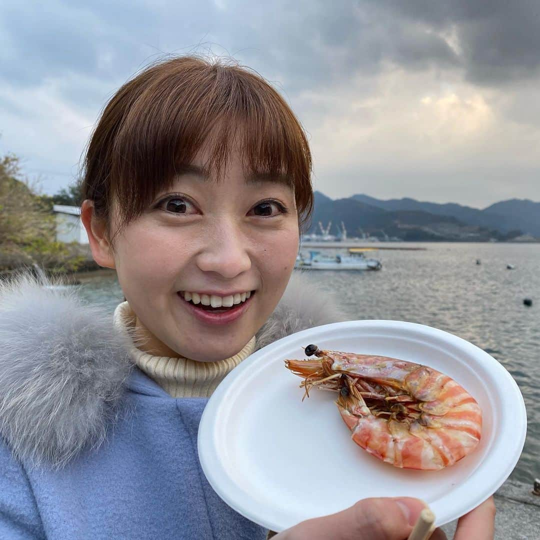 OABアナウンサーさんのインスタグラム写真 - (OABアナウンサーInstagram)「旅サラダ&れじゃぐる ご覧いただき ありがとうございました😊💕  さて、きょう最後は じもっと！OITA年末スペシャル みなさんに「希望」を 届けられますように🌟  このあと午後3時〜 引き続きOABの番組で お楽しみください✨  写真は旅サラダ生中継後。 大入島オイスターと 佐伯産の海の幸をいただきました♪  #旅サラダ  #生中継  #大入島オイスター #海の幸  #大分グルメ #佐伯市 #新栄丸  #牡蠣 #カキ #oyster  #牡蠣鍋 #生牡蠣 #焼き牡蠣 #牡蠣飯  #盛りだくさん #天然 #車エビ も❣️#贅沢  #食べるときも #ソーシャルディスタンス   #ラッシャー板前 さん #下野紗弥  #oab #大分朝日放送 #アナウンサー  #鬼糀 #かけすぎました」12月19日 13時11分 - oab_ana