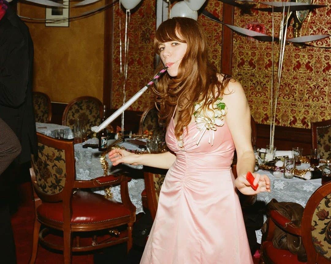 ロダルテさんのインスタグラム写真 - (ロダルテInstagram)「RG: @kateandlauramulleavy- Tonight would have been our 14th Annual Rodarte Holiday #Prom with @kirstendunst. Sharing some memories of the first one in its place.」12月19日 13時12分 - rodarte