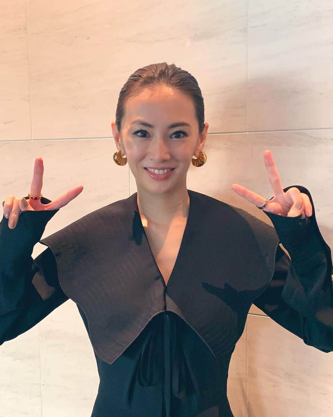 北川景子　ファンアカウントのインスタグラム：「#北川景子 #keikokitagawa #約束のネバーランド #初日舞台挨拶」