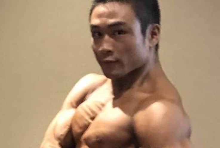 北新地 マッスルバーさんのインスタグラム写真 - (北新地 マッスルバーInstagram)「【お知らせ】 ・ 当店のレギュラーマッスルのうるふが、亀田史郎さんの亀田史郎チャンネルにゲスト出演致しました🙆‍♀️ ・ 自粛中でお時間がある時にぜひご覧ください🙇‍♀️🙇‍♀️ ・  https://youtu.be/XiEHmWHnBe8  ・ ーーーーーーーーーーーーーーーーーーーーー  北新地マッスルバー 大阪市北区堂島浜1-3-22 堂島タウン2F Tel:06-6344-8878  マッスルバーのブログ 北新地マッスルバーの筋肉生活 http://s.ameblo.jp/muscle-bar/  マッスルバーYoutube https://m.youtube.com/channel/UCSPbrv11kZU-I6NkllH489Q  #おはよう朝日、#あさパラ、#よーいどん、#エンカメ、等 ーーーーーーーーーーーーーーーーーーーーー #イケメン #マッチョ #筋トレ #北新地 #マッスルバー #スポーツバー #プロレス #総合格闘技 #ボディビル #フィジーク #ベストボディ #SSA #NPCJ #ワークアウト #トレーニング女子 #アルプロン #プロテイン #マイプロテイン #ifbb #shredded #インスタ映え」12月19日 13時16分 - musclebar.eight