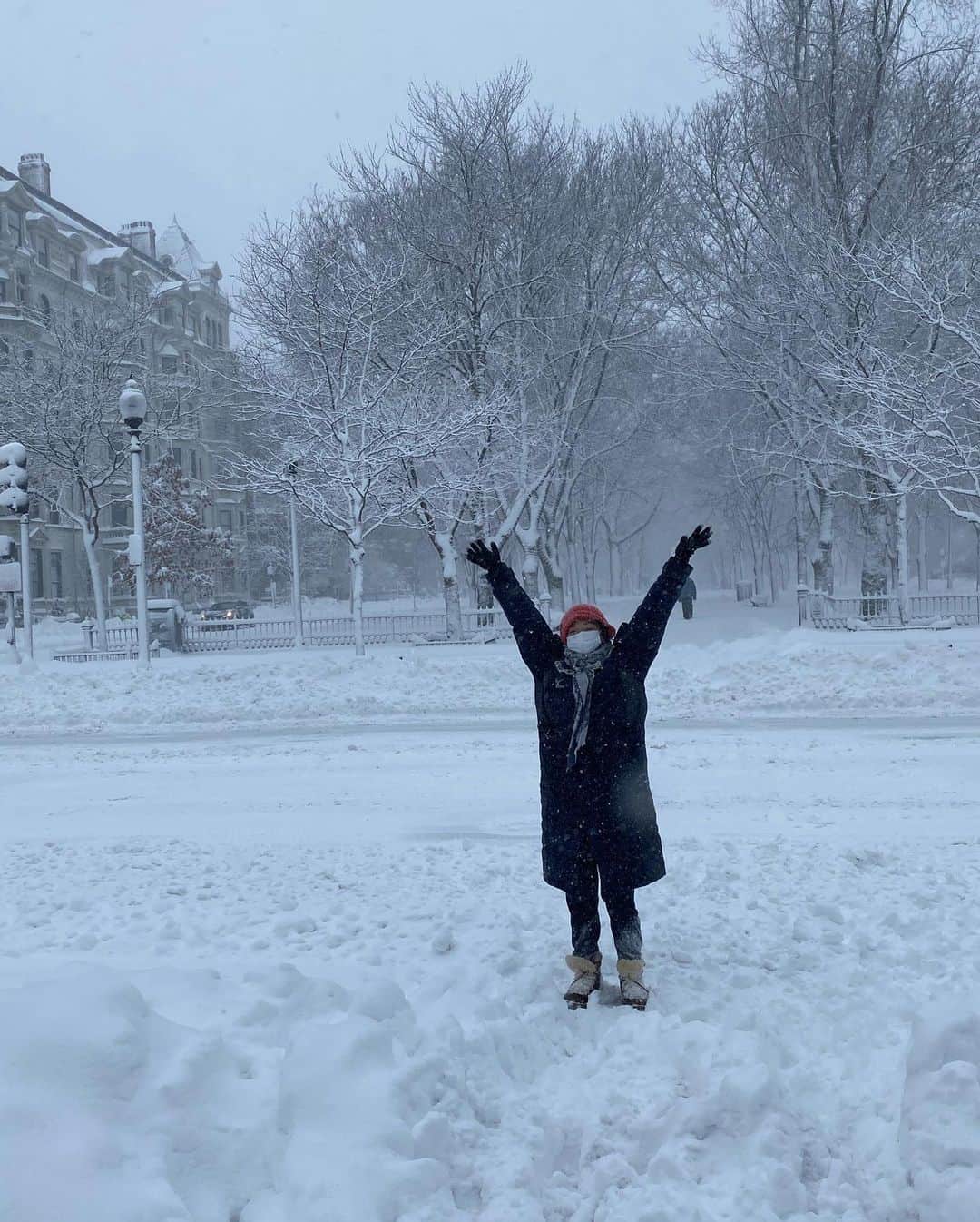 長洲未来さんのインスタグラム写真 - (長洲未来Instagram)「Snow day in Boston ❄️  Babe, take a photo of this moment for me... Me later: Ehhhhh, I think my eyes are closed in all of these photos.   ....imma still post them. 😂😅🥲」12月19日 13時16分 - mirainagasu