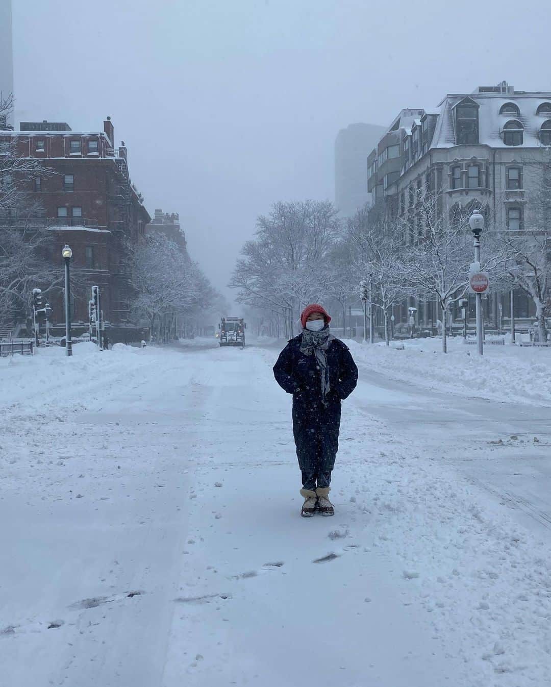長洲未来さんのインスタグラム写真 - (長洲未来Instagram)「Snow day in Boston ❄️  Babe, take a photo of this moment for me... Me later: Ehhhhh, I think my eyes are closed in all of these photos.   ....imma still post them. 😂😅🥲」12月19日 13時16分 - mirainagasu