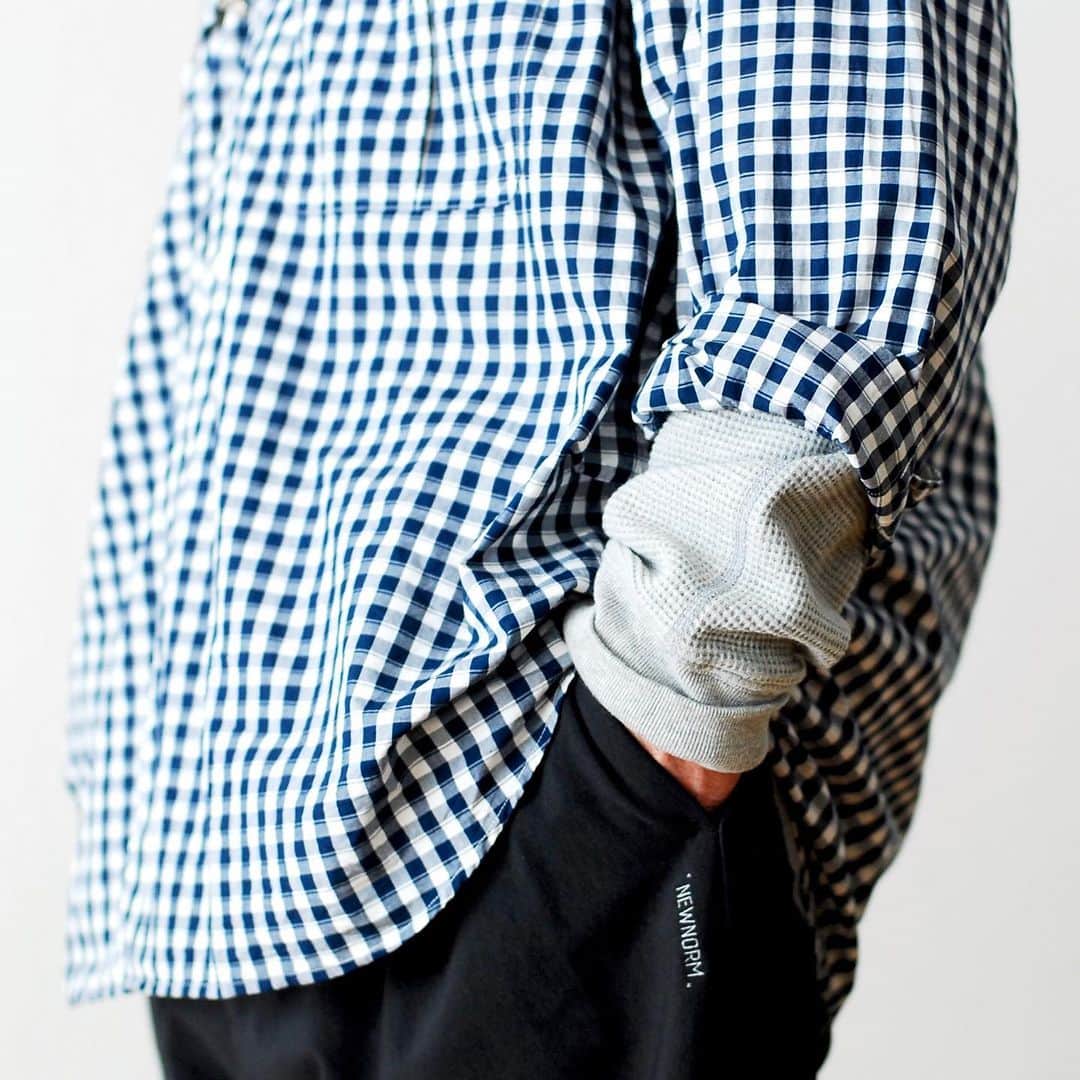 のインスタグラム：「［#10倍ポイント開催中！］ Porter Classic / ポータークラシック "ROLL UP TORICOLOR GNGHAM CHECK SHIRT" ¥35,200- _ 〈online store / @digital_mountain〉 https://www.digital-mountain.net/shopdetail/000000012865/ _ 【オンラインストア#DigitalMountain へのご注文】 *24時間受付 *15時までのご注文で即日発送 *1万円以上ご購入で送料無料 tel：084-973-8204 _ We can send your order overseas. Accepted payment method is by PayPal or credit card only. (AMEX is not accepted)  Ordering procedure details can be found here. >>http://www.digital-mountain.net/html/page56.html _ #PorterClassic #ポータークラシック _ 本店：#WonderMountain  blog>> http://wm.digital-mountain.info _ 〒720-0044  広島県福山市笠岡町4-18  JR 「#福山駅」より徒歩10分 #ワンダーマウンテン #japan #hiroshima #福山 #福山市 #尾道 #倉敷 #鞆の浦 近く _ 系列店：@hacbywondermountain _」