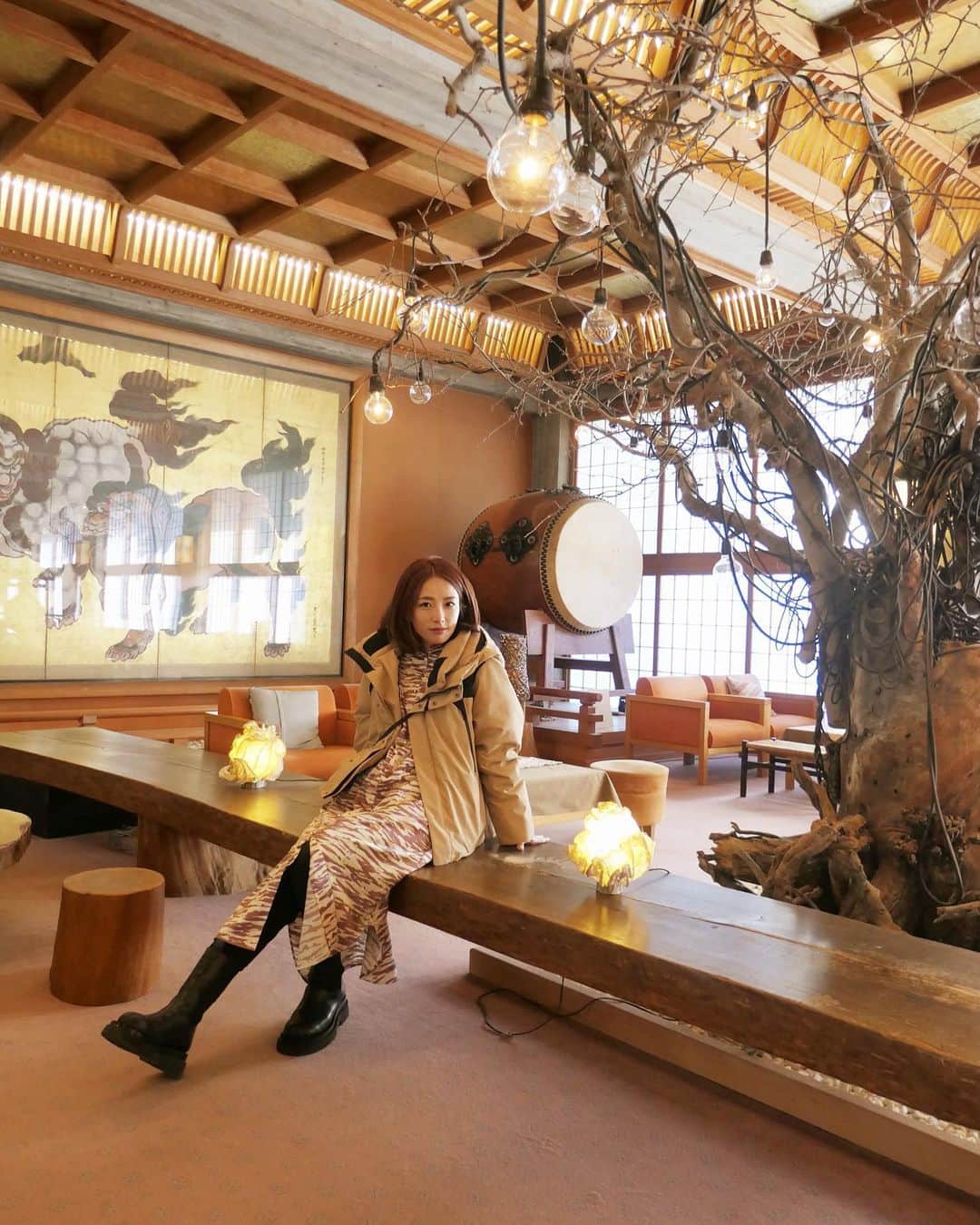 イアリサのインスタグラム：「あやちゃんと湯田中温泉「よろづや」へ♨️ . #ちょっとここはまたリベンジします #お布団枕ふっかふかで秒で寝た #朝も温泉入った #珍道中が始まった日」