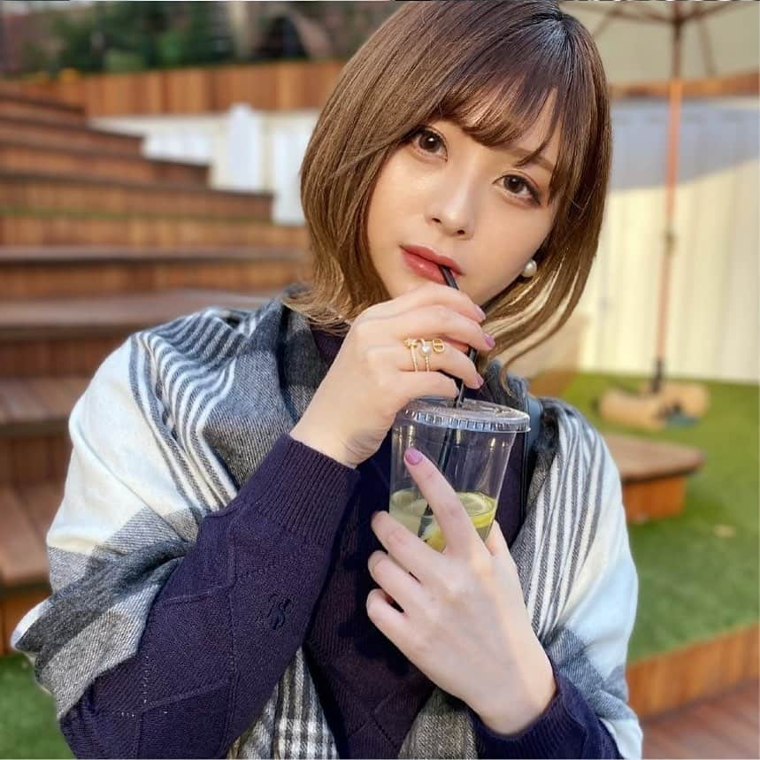 佐藤栞さんのインスタグラム写真 - (佐藤栞Instagram)「カフェラテがすーき💕☕️ . #Tokyo #Omotesando #RAIZINR番地OMOTESANDOPARK #R番地 #RAIZINR番地Cafe #表参道 #表参道交差点 #青山通り #表参道カフェ #青山カフェ #カフェ巡り #テラス席あります #instalove #instalike #Japaneseidol #selfie #japanesemodel #snap #japan_of_insta #japanesegirlinstagood #followme #instagood #自発ください  #ボブヘアー #ショートヘア #ガールズフォト #ビジョビ  #アイドル」11月25日 21時07分 - bookmarker_23