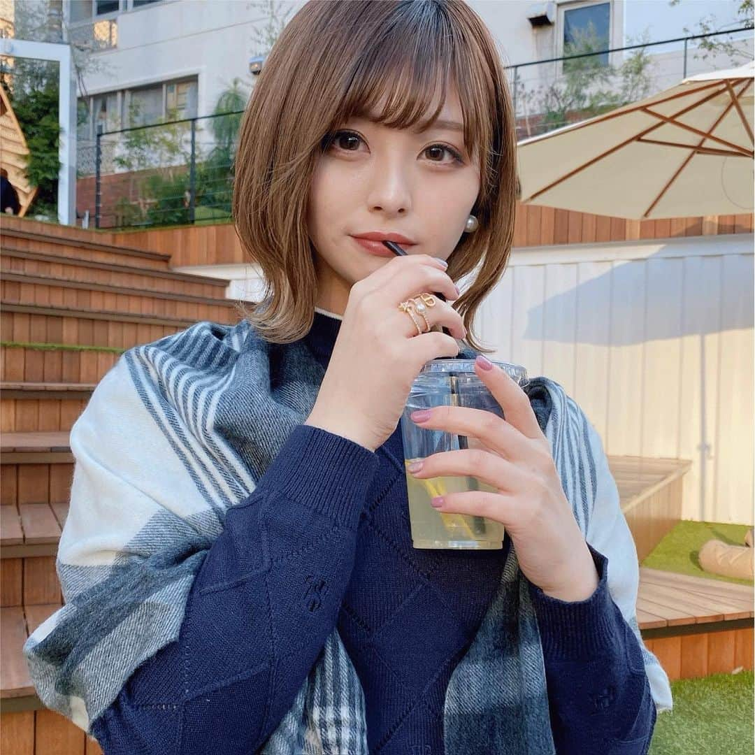 佐藤栞さんのインスタグラム写真 - (佐藤栞Instagram)「カフェラテがすーき💕☕️ . #Tokyo #Omotesando #RAIZINR番地OMOTESANDOPARK #R番地 #RAIZINR番地Cafe #表参道 #表参道交差点 #青山通り #表参道カフェ #青山カフェ #カフェ巡り #テラス席あります #instalove #instalike #Japaneseidol #selfie #japanesemodel #snap #japan_of_insta #japanesegirlinstagood #followme #instagood #自発ください  #ボブヘアー #ショートヘア #ガールズフォト #ビジョビ  #アイドル」11月25日 21時07分 - bookmarker_23