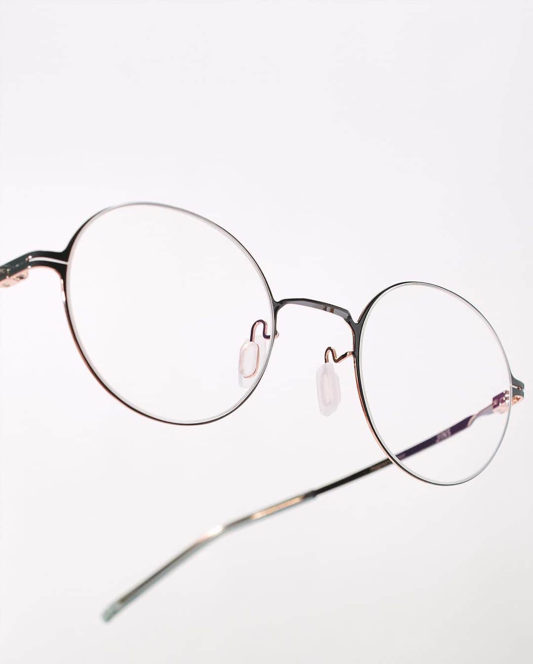 JINS公式さんのインスタグラム写真 - (JINS公式Instagram)「fashion×function UMN-20S-177_¥12,000+税  #jins #jins_global #eyewear #glasses #optical #sunglasses#サングラス#ジンズ #メガネ #めがね #眼鏡 #JINSメガネ #ジンズメガネ #👓#メガネ好き #眼鏡好き #めがね好き #アイウェア #eyeglasses #メガネ女子 #メガネコーデ#メガネ男子 #めがね男子#秋服コーデ#classic」11月25日 21時06分 - jins_japan