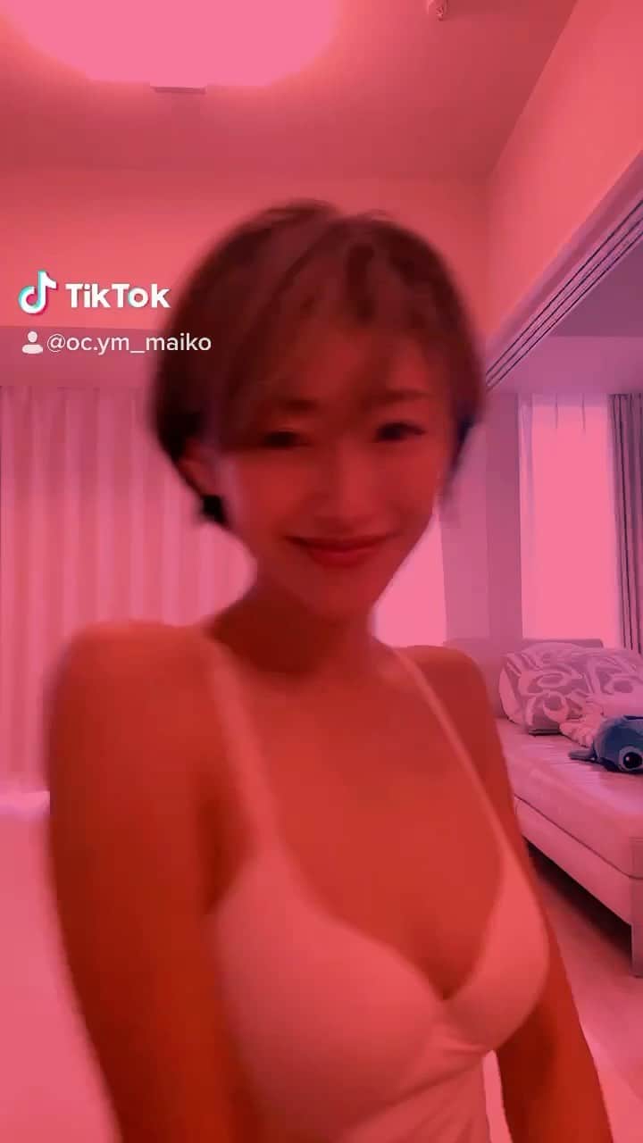 &mのインスタグラム：「tiktokべんきょうちゅう38歳です🥳#smile #love #happy #model #ootd #japanesegirl #冬コーデ #秋冬コーデ #ひとり呑み #毛穴ケア #敏感肌 #高身長女子 #マッシュショート #脚やせ #下半身ダイエット #服好きな人と繋がりたい #レディースファッション #子供のいる暮らし」