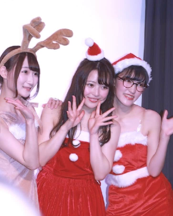東条蒼のインスタグラム：「＊ ・ ・ ・ いよいよ明日は、 メレンゲクリスマスパーティー🎅🎄 ・ ・ ・ だいぶ早いですが、クリスマスライブです笑笑 ・ またもや、配信です💫 ・ ・ 今年もサンタコスあるのでしょうか…？ 楽しみですね😳 ・ ・ ・ クリスマスソングもあるのかな？❤️ ・ ・ ・ 今年はしおりんもいて、4人バージョンなので、ぜひ、みにきてください！！ ・ ・ ・ よろしくお願いします🐄🐄🔔 ・ ・ ・  ・  #撮影会#東条蒼 #クルーズグループ #セクシー女優 #av女優 #メガネ女子 #黒髪 #ショートヘア #あおたん　#teamメレンゲ #followｍe #following #japan #girl #photooftheday #tagsforlikes #instalike  #台湾 #香港 #粉我 #拍照 #照片 #人像攝影」