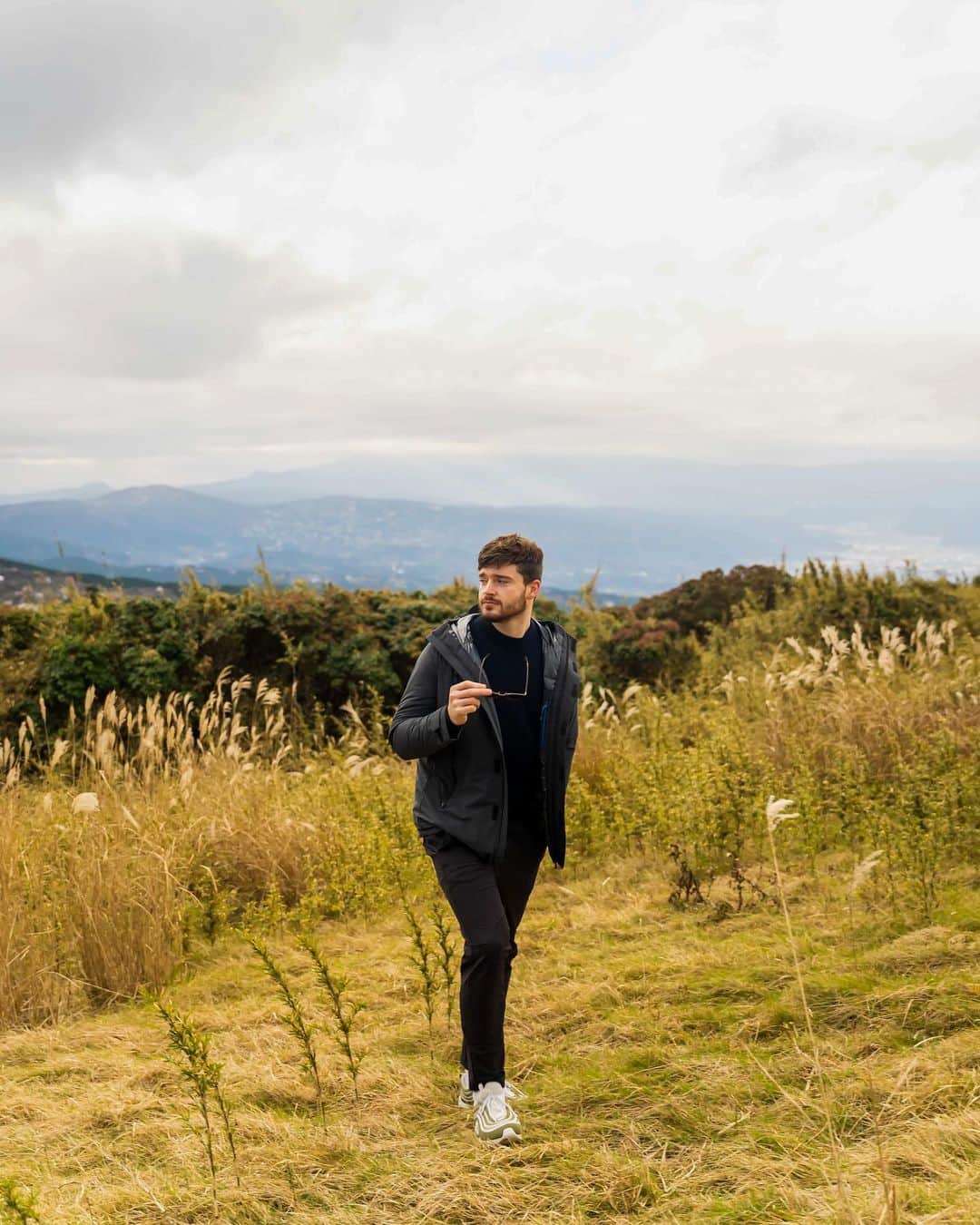 のインスタグラム：「where I feel at home⛰ キャンプ行きたいな。。 . . pc: @_hirotomiyazaki_」